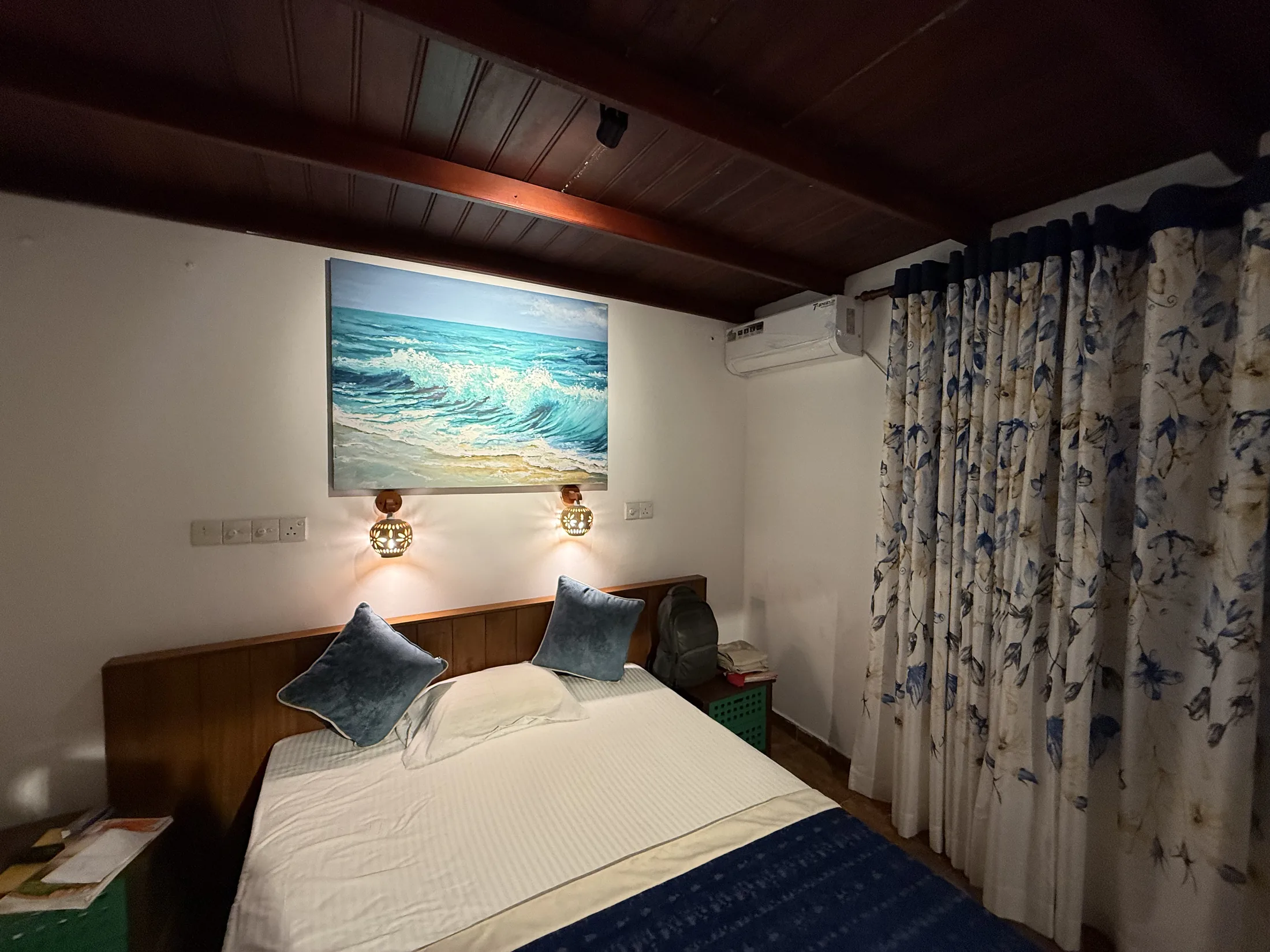 Room 03